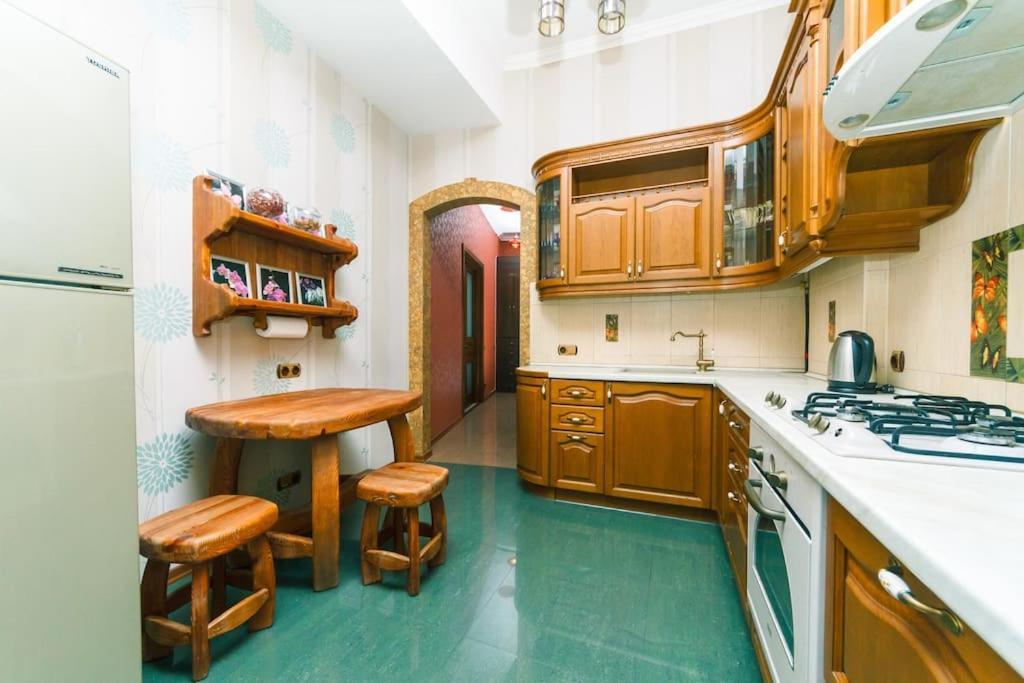 Apartment With View On Inpedendence Square Khreshchatyk Kiev Eksteriør billede