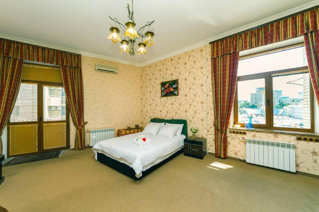 Apartment With View On Inpedendence Square Khreshchatyk Kiev Eksteriør billede